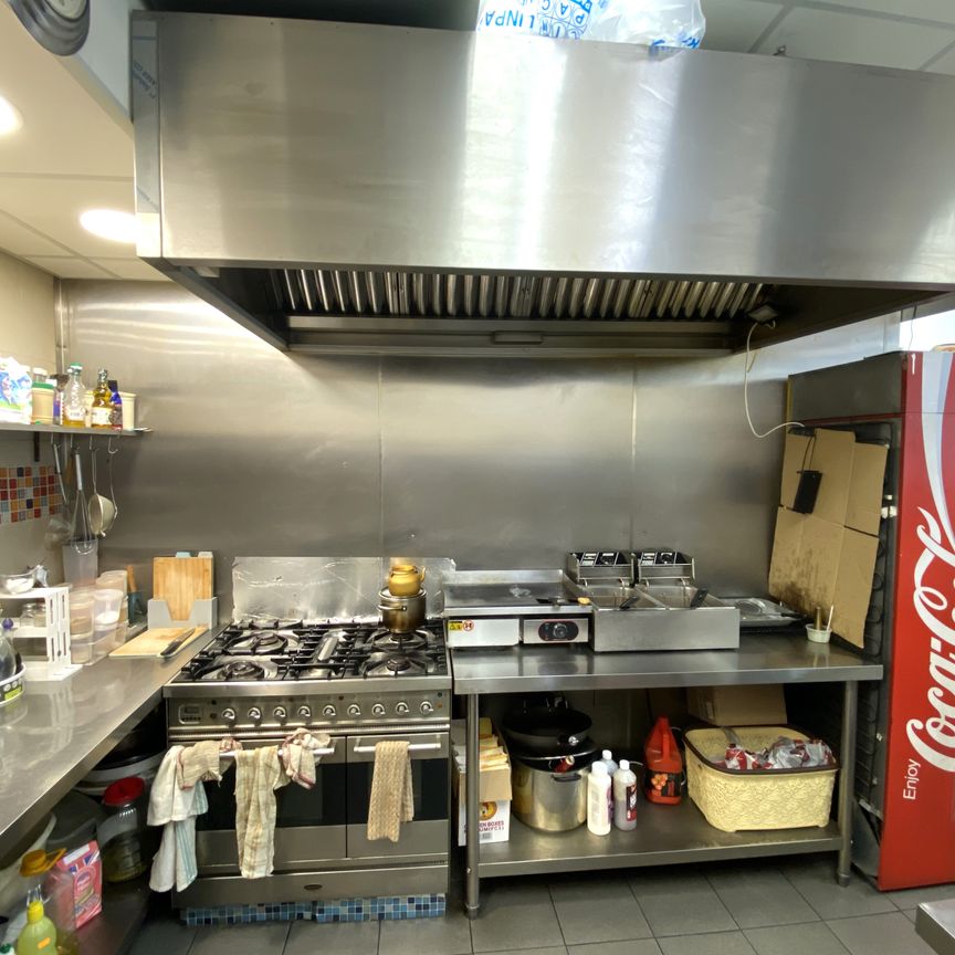 £800 PCM, Fully Fitted and Equipped A3 Licensed Restaurant and Takeaway in Corporation Road, Grangetown, Cardiff, CF11 7AP - Photo 1