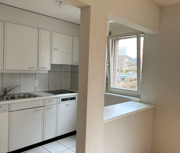 Helle 4.5-Zimmerwohnung im Erdgeschoss mit Terasse - Photo 5