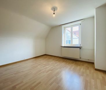 Rustikale Wohnung mit Parkplatz, Estrich und Gartensitzplatz - Photo 4