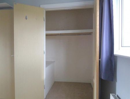 3 Bedroom End Terrace To Let - Photo 2