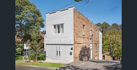 Ultra-Versatile Five Bedroom Family Home in Heart of Artarmon Close to Everything - Photo 5