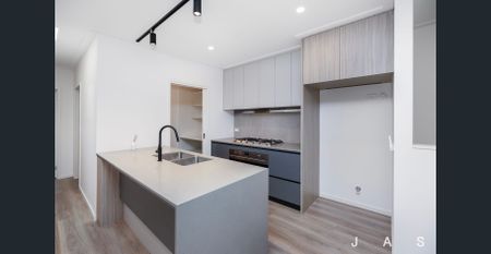 Stylish Living in the Heart of Altona North - Photo 3