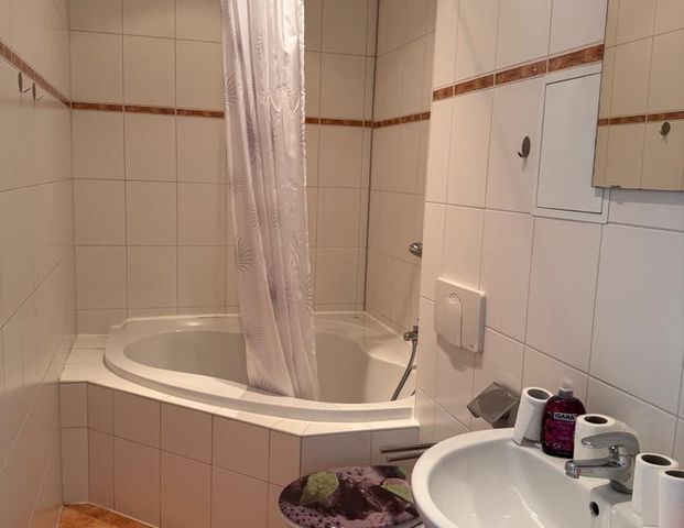 Stadtzentrum, 2-Zimmer mit Einbauküche und Balkon - Foto 1