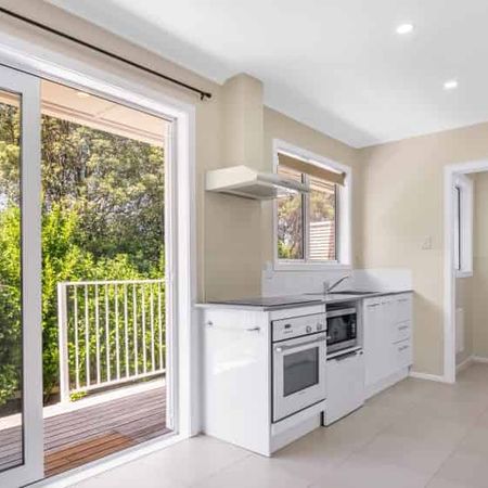 Tidy Family Home - Photo 3