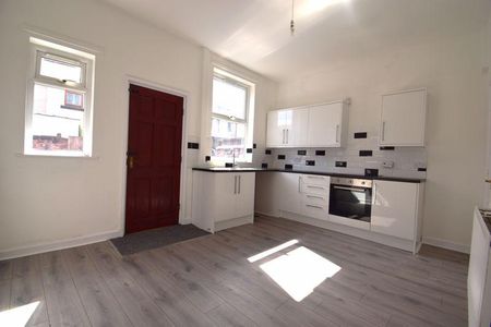 3 bedroom terraced house to rent - Photo 4
