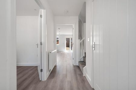 2 bedroom semi-detached house to rent - Photo 3