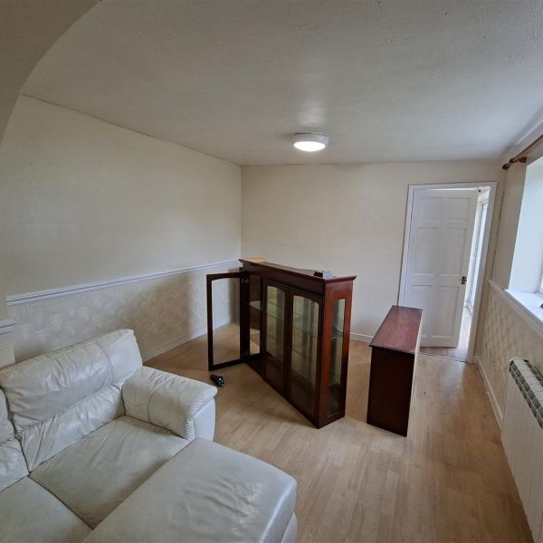 Newark Avenue, Dogsthorpe, Peterborough - Photo 1