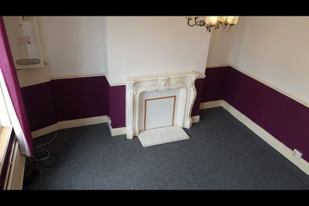 2 Bed Terraced House, Colwyn Mount, LS11 - Photo 2