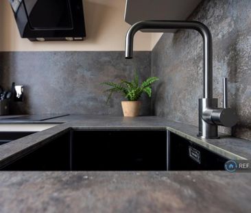 1 bedroom flat to rent - Photo 6