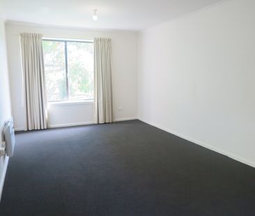 1A/7 Dalkeith Court Sandy Bay TAS 7005 Australia - Photo 5