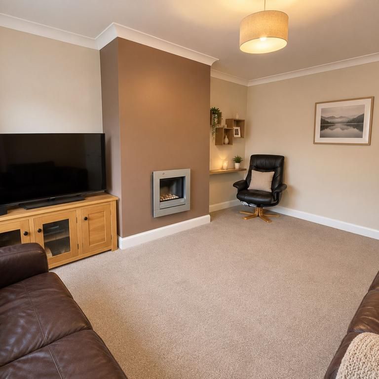 4 bedroom semi-detached house to rent - Photo 1