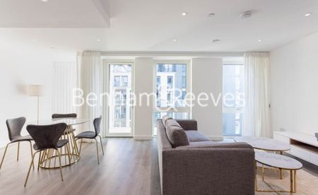 2 Bedroom flat to rent in Matcham House, Hammersmith, W6 - Photo 2