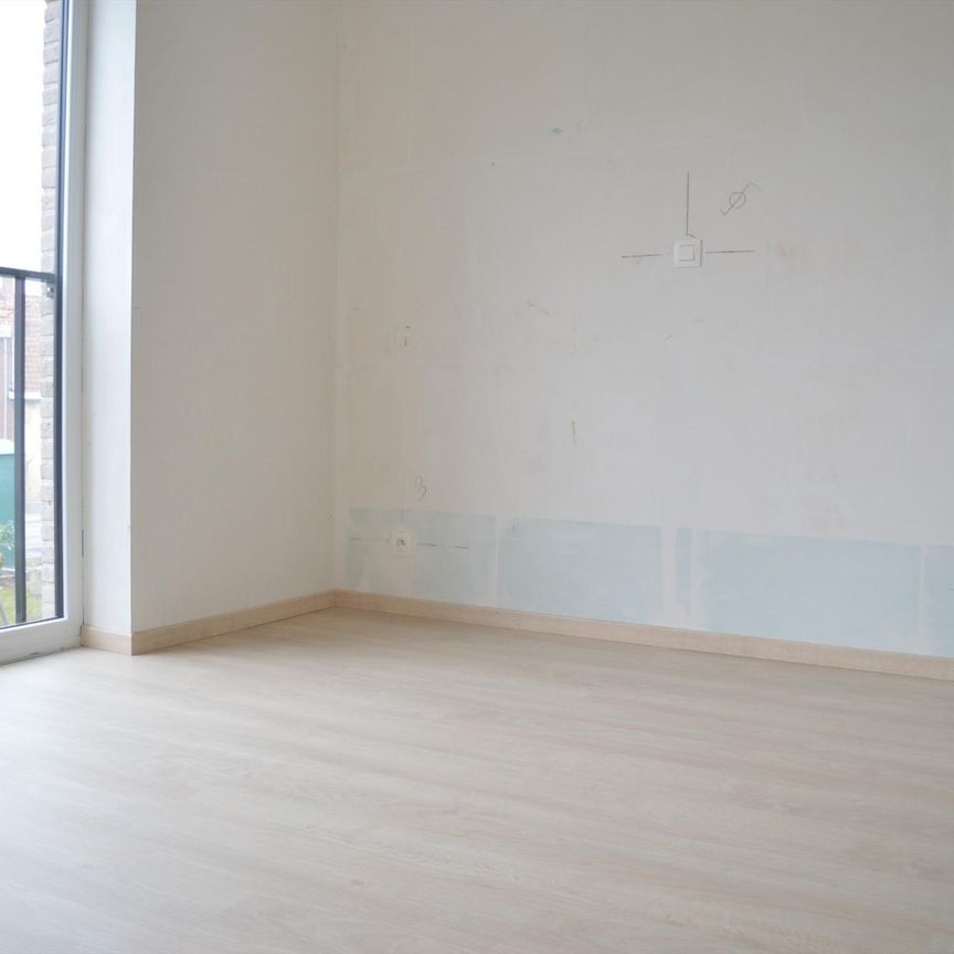 Instapklaar appartement met 2 slaapkamers op de 1e verdieping in Gullegem - Photo 1