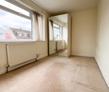 4 bedroom semi-detached house to rent - Photo 2
