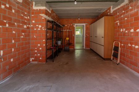 Instapklare gezinswoning met garage, 3 slpks, tuin en nabij de Bourgoyen - Photo 3