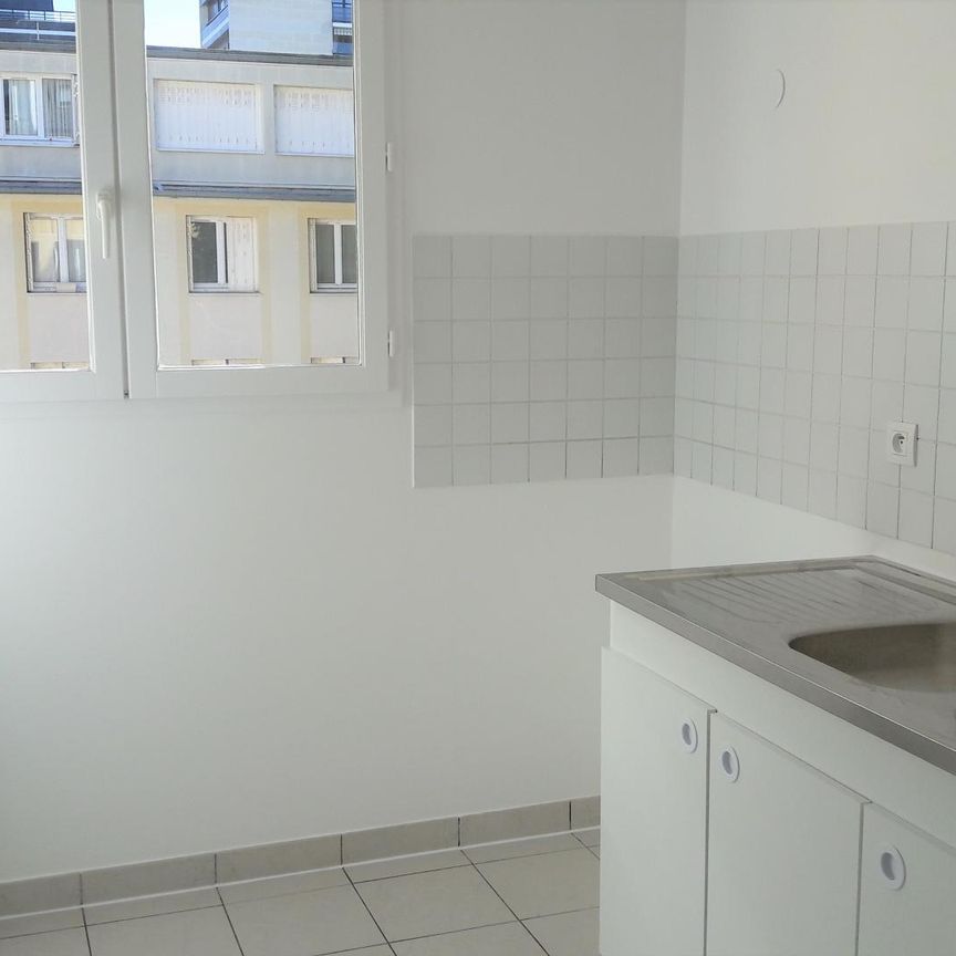 location Appartement F2 DE 52.5m² À VERSAILLES - Photo 1