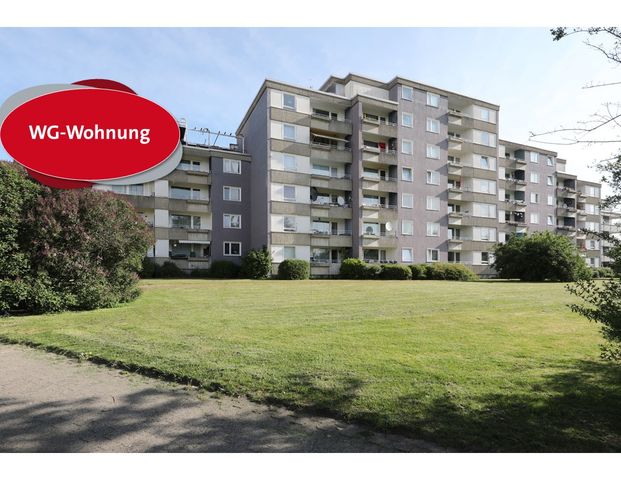 Helles Zimmer mit Balkon innerhalb einer 3er-WG // 3.OG li, Zi 0150 - Photo 1