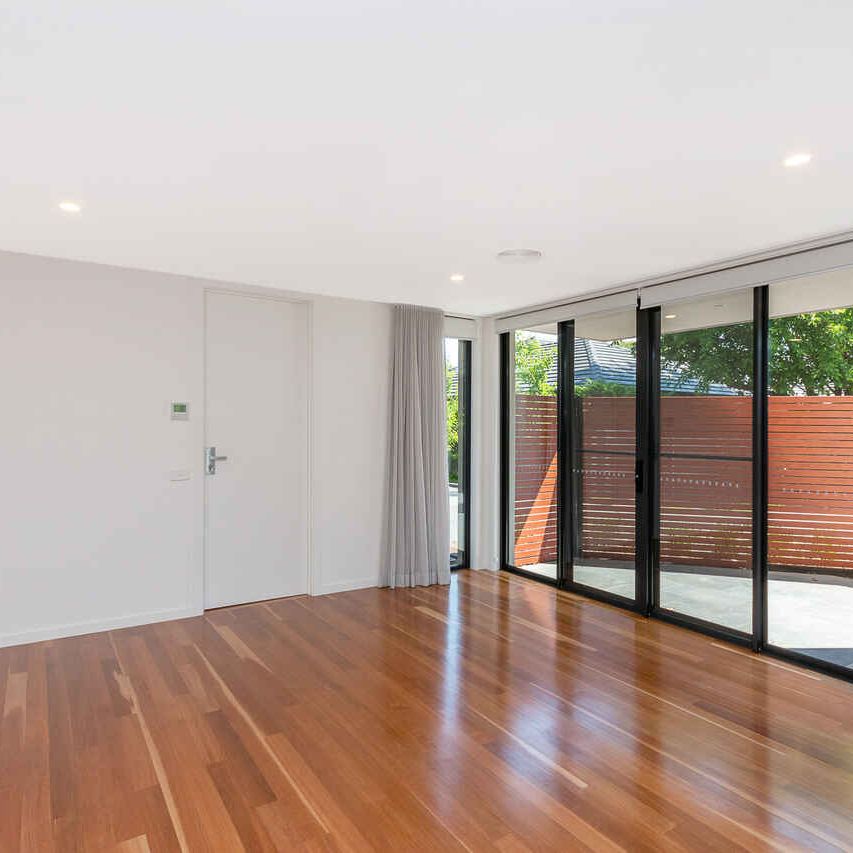 North Oriented Luxury Home with Dream Wardrobes - Photo 1