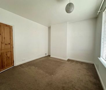2 bedroom semi-detached house to rent - Photo 2