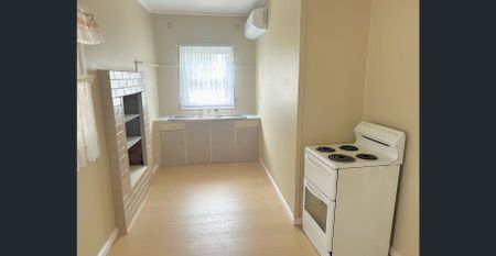 Freshly renovated 3 bed Home on Beautiful 5 Acres ... - Photo 5