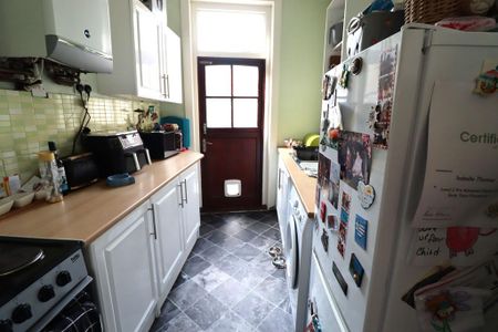 2 bedroom terraced house to rent - Photo 5