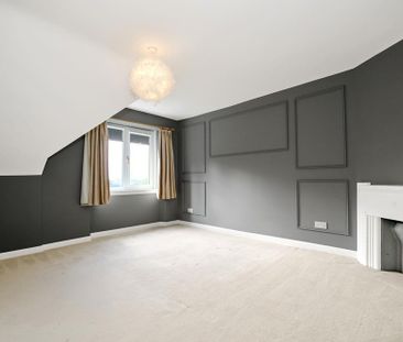 4 bedroom semi-detached house to rent - Photo 3