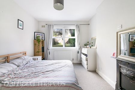 Gleneldon Road, London - Photo 4