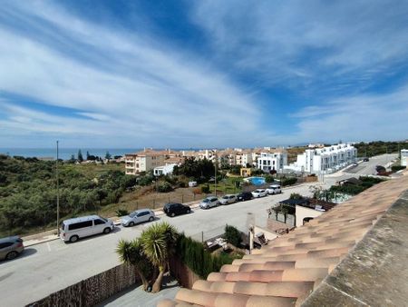 3 bedroom luxury House for rent in Benagalbón, Andalusia - Photo 2