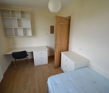 6 Bed - 2 St Chads View, Headingley, Leeds - LS6 3QA - Student - Photo 2