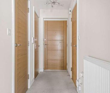 Louden Square, Earley, Reading, RG6 - Photo 1