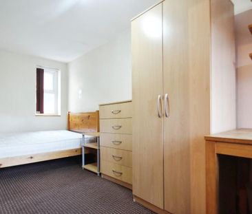 5 bedroom semi-detached house to rent - Photo 4