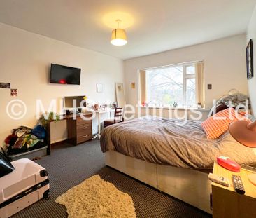 4 Bedroom Semi-Detached House for rent in Dennistead Crescent - Photo 1