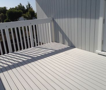 St Heliers 2BR Apt w/ Deck & Great views - Photo 1