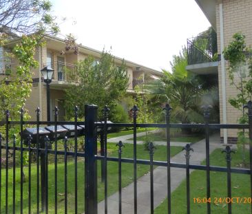 Updated home unit in popular lifestyle locale - Photo 2