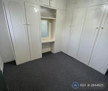 2 bedroom semi-detached house to rent - Photo 3