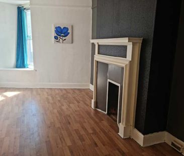 4 bedroom flat - Photo 3