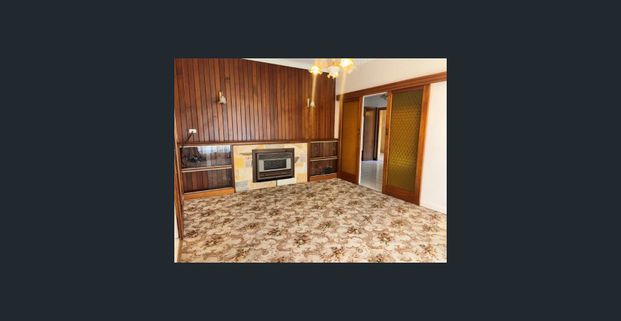 Ideal Large Family Home for Families and Professionals 3 BRMs Open Living Kitchen Plenty of Cupboard Space with family dining area ducted A/C - Photo 1