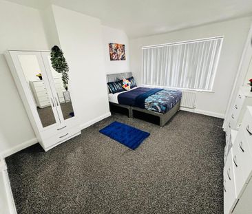 1 bedroom in a house share to rent - Photo 1