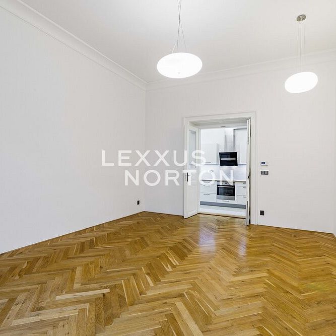Pronájem bytu 3+1 92 m² - Fotografie 1