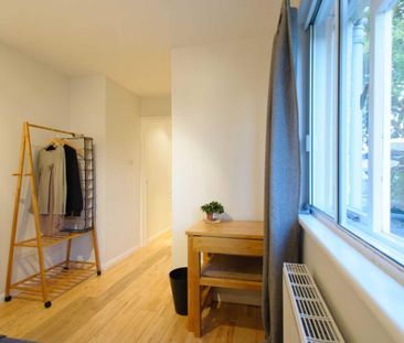 4 bedroom terraced house to rent - Photo 6