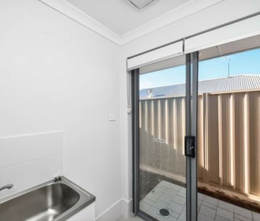 Brand new large home near Ocean - Photo 4