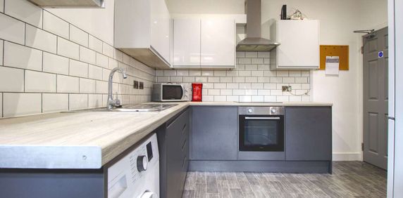 Fern Avenue Room 2 - Photo 2