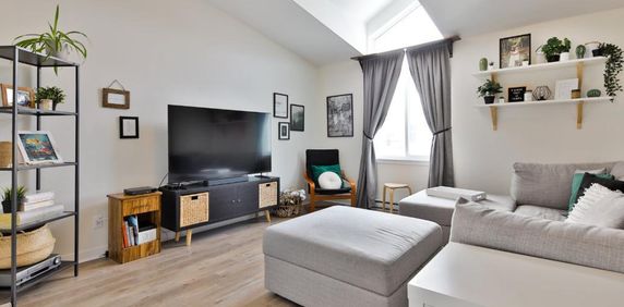 Grand 4 ½ de style condo entièrement rénové – Dernier étage d’un triplex à Sainte-Thérèse ! - Photo 2