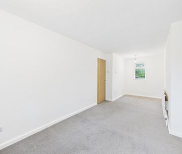 2 bedroom maisonette to rent - Photo 2