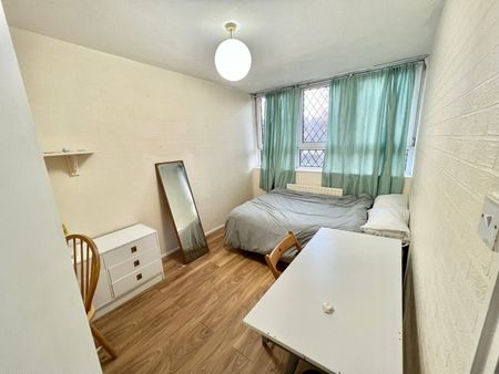 Room in a Shared Flat, Elgin House, E14 - Photo 3