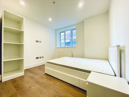 2 Bed Flat, Wandsworth Road, SW8 - Photo 5
