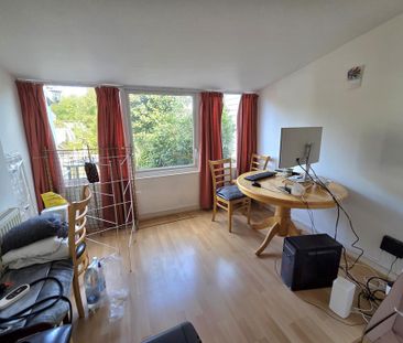 2 bedroom bungalow to rent - Photo 2