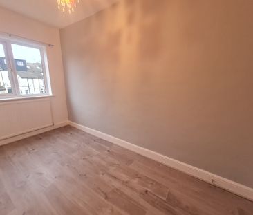 Lower Oxford Street, Castleford - Photo 5