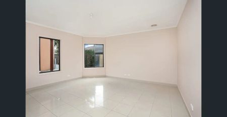 “SAFE AND SECURE LIVING IN SOUGHT AFTER LOCATION!” - Photo 2