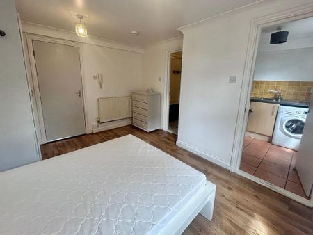 Studio to rent - Photo 5